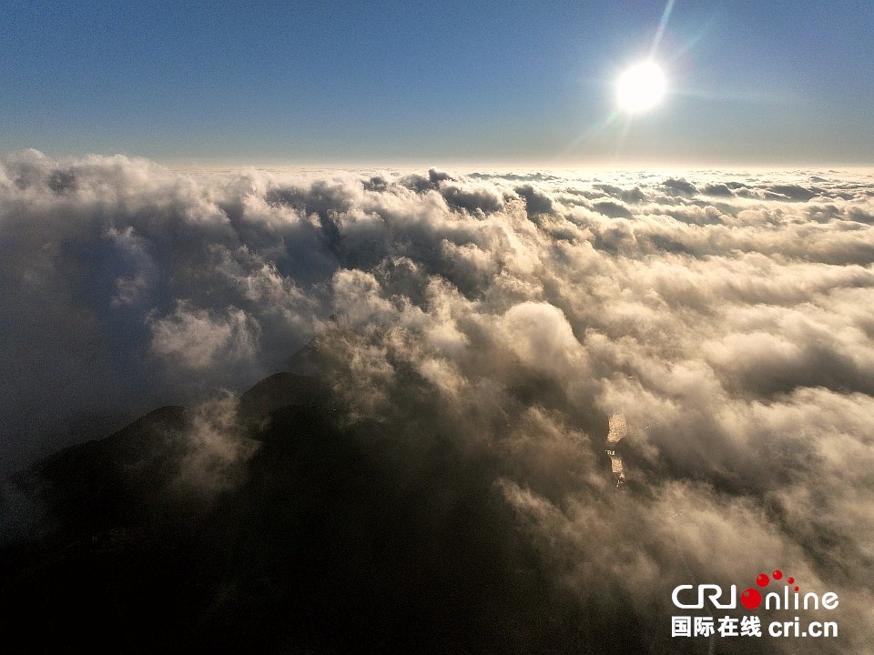 贵州六盘水:梅花山冬日云海犹如仙境惹人醉