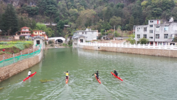 贵州盘州首个皮划艇训练基地投用