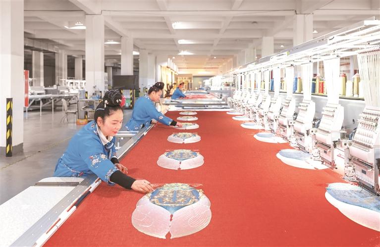 贵州工业:加“数”转型 向“新”发展