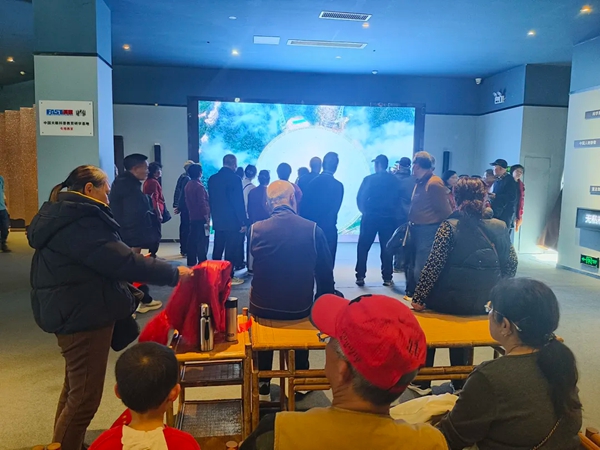 贵州平塘:“小天马”引客来 “天眼热”持续升温