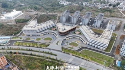 琴桥连山海 东西部协作赋能正安吉他产业