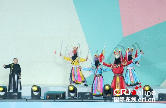 2026年世界攀联攀岩世界杯(中国贵阳)开赛 中国选手邓丽娟获女子速度赛冠军