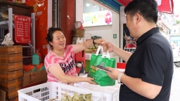 贵州独山草木灰粽成端午市场“热宠”