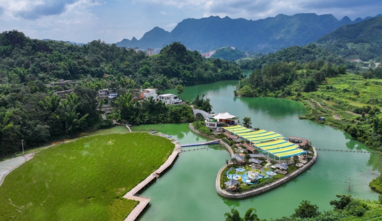 一路向南 到贵州罗甸赴一场春天里的“夏日狂欢”