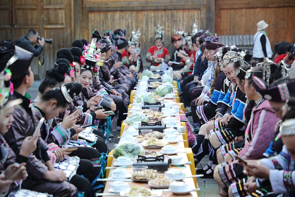 贵州黎平:情满“月也”会乡亲 笑语笙歌话团圆