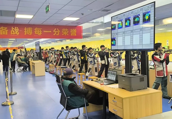 贵州举办青少年射击冠军赛 神枪手一展青春风采