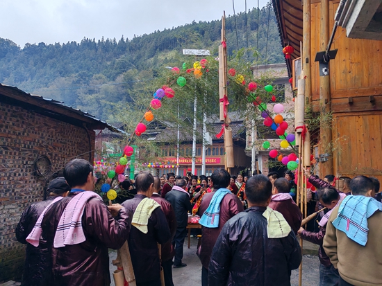 贵州黎平盖宝侗寨牯藏节启幕 千余名侗族同胞共赴“七年之约” null