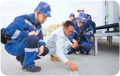 “夯实”合作信心 “焊牢”中外友谊 null