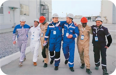 “夯实”合作信心 “焊牢”中外友谊 null