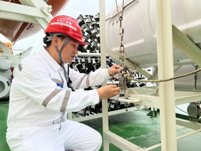 中交廣航局“五力”型“平安衛士”築牢亞洲最大耙吸船“浚廣”安全防線