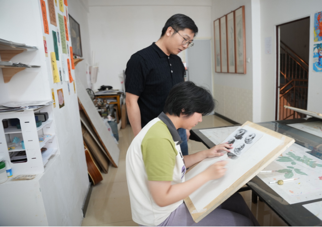 少年挥毫绘故土 美育润心绽芳华 ——沧州渤海新区黄骅市南大港产业园区举办青少年美术公益课成果展