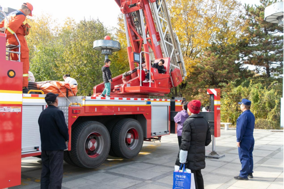 河北高碑店开展“119全国消防日”主题宣传活动 null