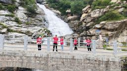 河北阜平：徒步太行山水 乐享健康生活