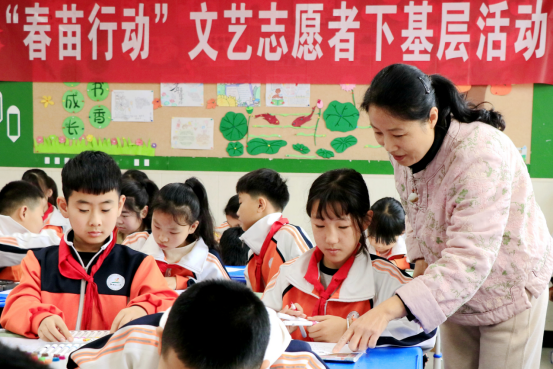 沧州运河区:文艺名家进校园 “春苗行动”润童心 null