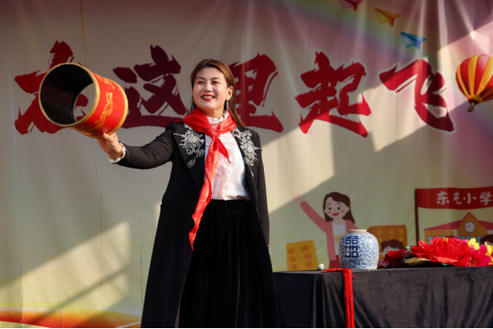 沧州运河区:文艺名家进校园 “春苗行动”润童心 null