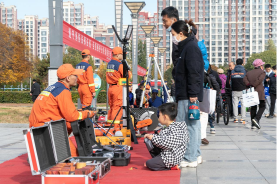 河北高碑店开展“119全国消防日”主题宣传活动 null