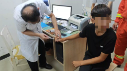 河北孟村：垂钓遇险情 消防援手纾民困
