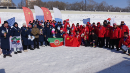 冬泳竞逐展风采 中俄交融传友谊