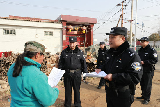 河南灵宝·陕西潼关两地公安机关开展矿山区域联合执法行动