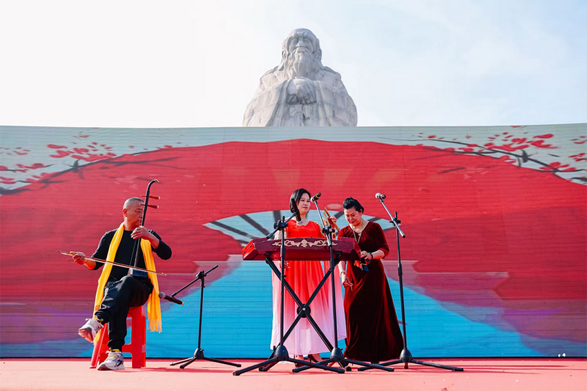 周口鹿邑:非遗展演好戏连台 老子庙会启幕