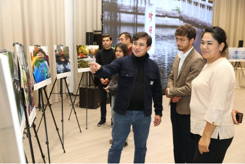 “机遇中国,‘泉’在济南”图片展在乌兹别克斯坦撒马尔罕市成功举行