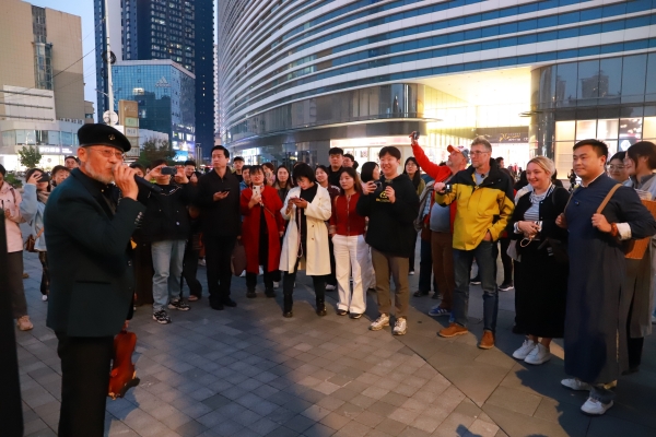 【2025打卡中国】逛“彭城七里” 品“快哉徐州” null