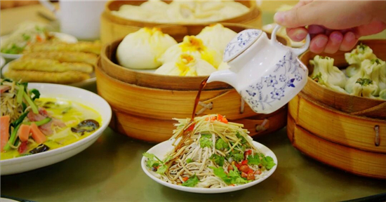 “早点来泰州,泰州来早点” 泰州早茶请您来对下联