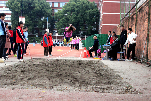 宜宾市一曼中学校初中部第七届校园文化艺术节举行 null