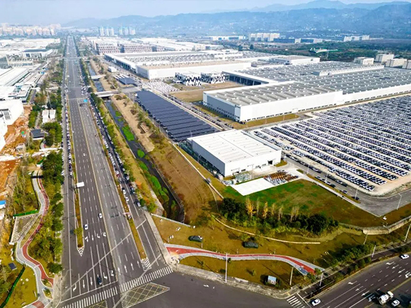 2025年前三季度 成都经开区汽车产量同比增长28.6% null