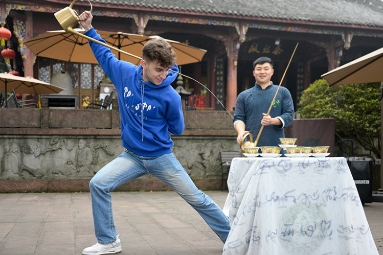 Sipping History, Savoring Scenery: Global Influencers Unlock Ya’an’s New Cultural Travel Experience