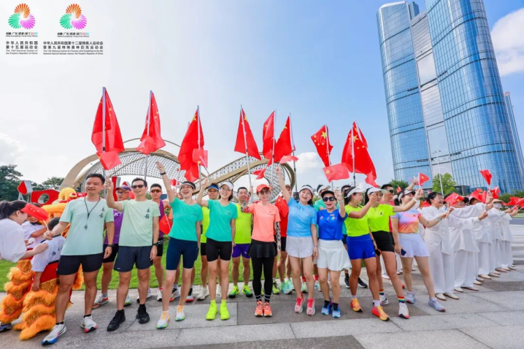 In Pictures: Torch of the 15th National Games Lights Up Huangpu!_fororder_图片2