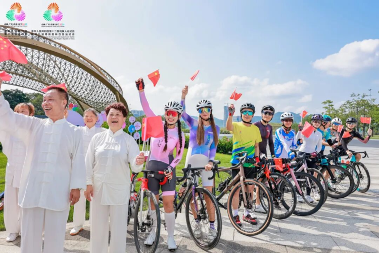 In Pictures: Torch of the 15th National Games Lights Up Huangpu!_fororder_图片4