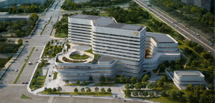 Construction on Guangzhou hospital reaches new heights