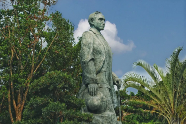 Explore Huangpu's historical legacy, natural splendor