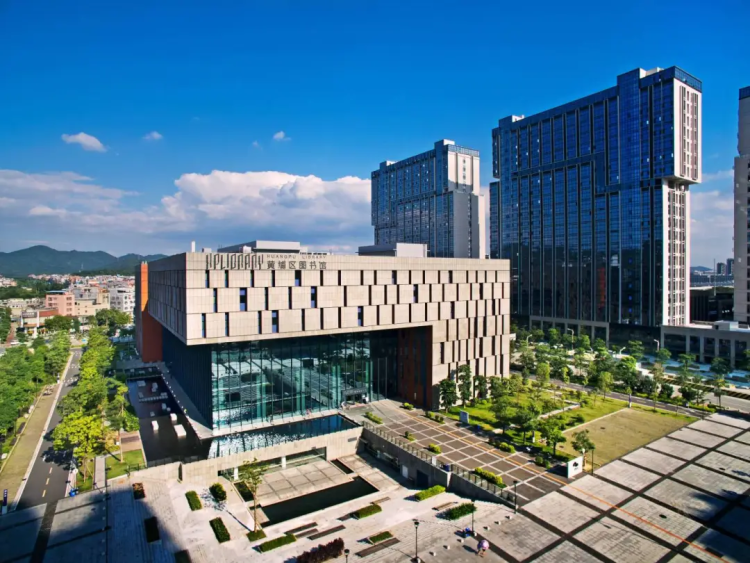 Relish quiet reading time at Huangpu libraries