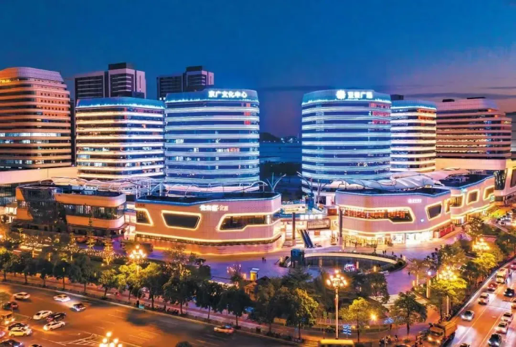 Huangpu show business continues to thrive