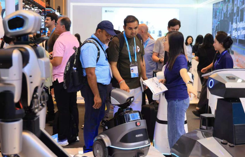 Huangpu Companies Impress Global Buyers at Canton Fair