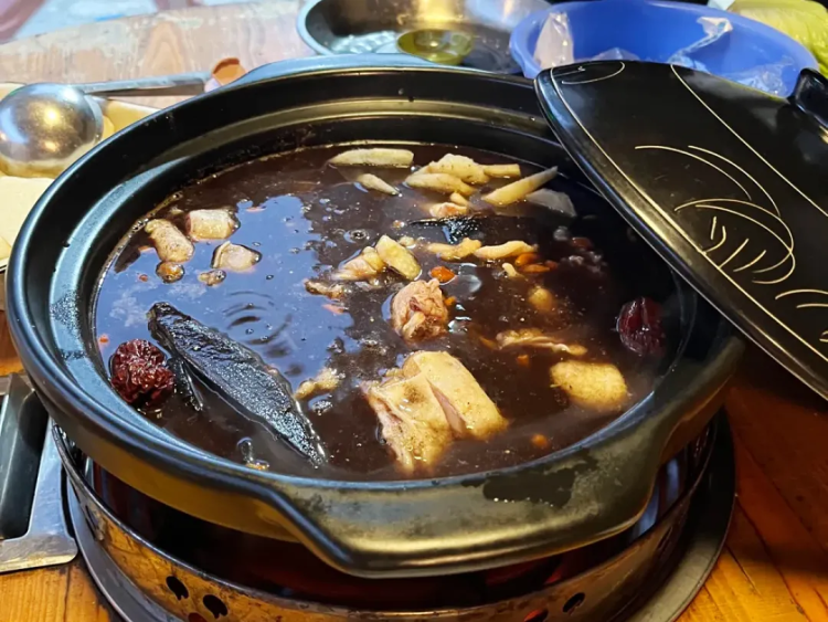 Indulge in winter delicacies in Huangpu