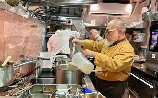 Macao chef debuts culinary fusion in Huangpu