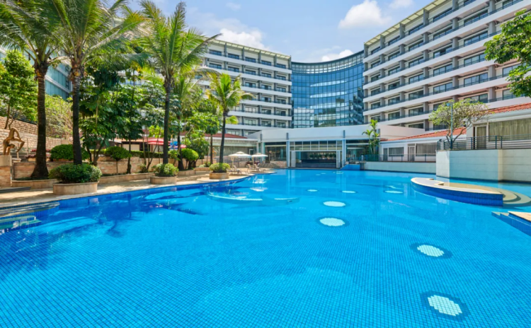Discover swimming pools in Huangpu