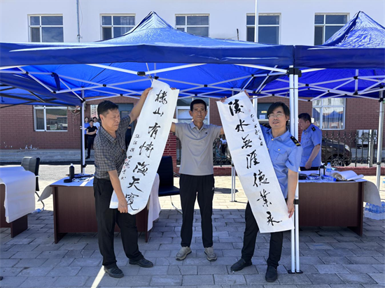 沈铁：汽笛鸣奏振兴路 文化暖心润乡村_fororder_张琪沈铁2