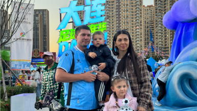时隔一个月再访大连 俄罗斯足球友人跨越千里赴“东北超”决赛之约