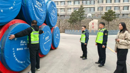 辽宁朝阳：“先锋红在线” 点亮出行路