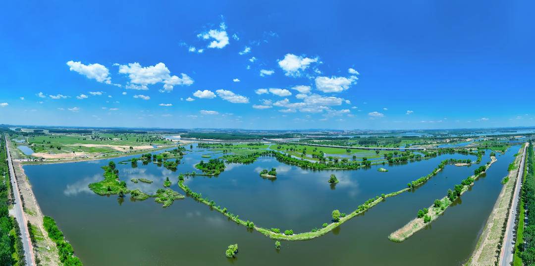 辽河南岸：水面如镜 美景如画