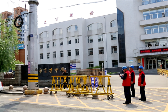国网辽宁电力:保电先锋守光明 学子妙笔著华章_fororder_图片2