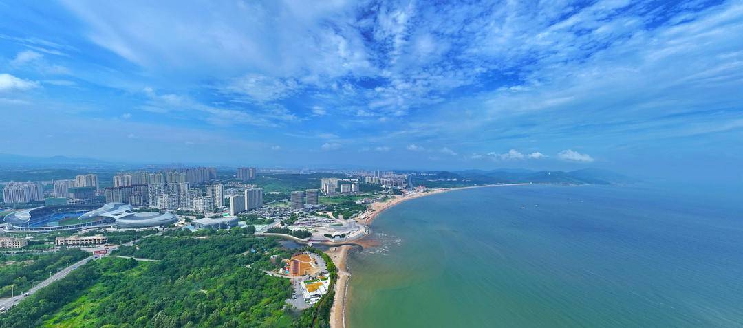 葫芦岛：碧海金沙引客来