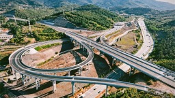 振兴东北又一力作 本桓宽高速公路正式通车运营