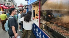 夏日寻味记｜沈阳鸡架 “烤”热夜经济