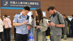 沈阳出入境边防检查站全力做好端午假期通关服务保障