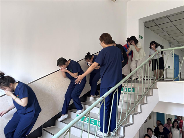 沈阳市皇姑区卫健局开展应急演练 提升安全与卫生应急能力_fororder_马静演练1